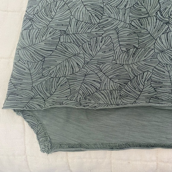 Rylee + Cru womens monstera leaf print tee - Picture 3 of 3